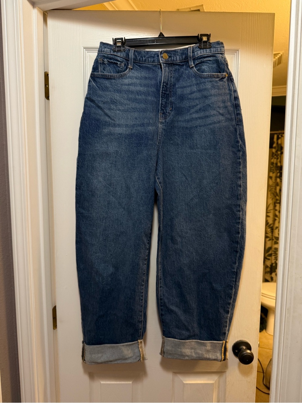 a.n.a High-Rise Balloon/Barrel Jeans in Dark Blue Denim